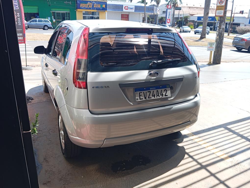 FORD Fiesta Hatch - Foto