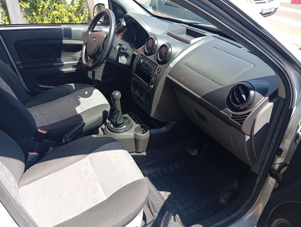 FORD Fiesta Hatch - Foto