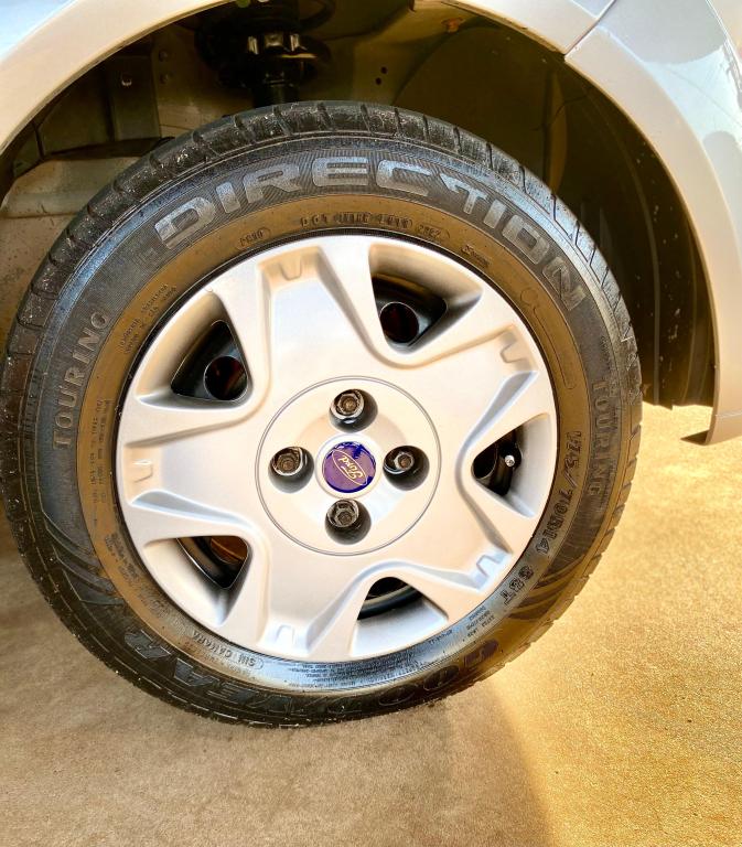 FORD Fiesta Hatch - Foto