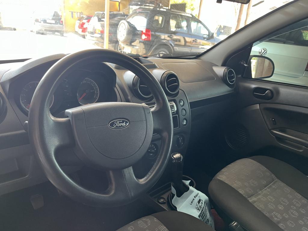 FORD Fiesta Hatch - Foto