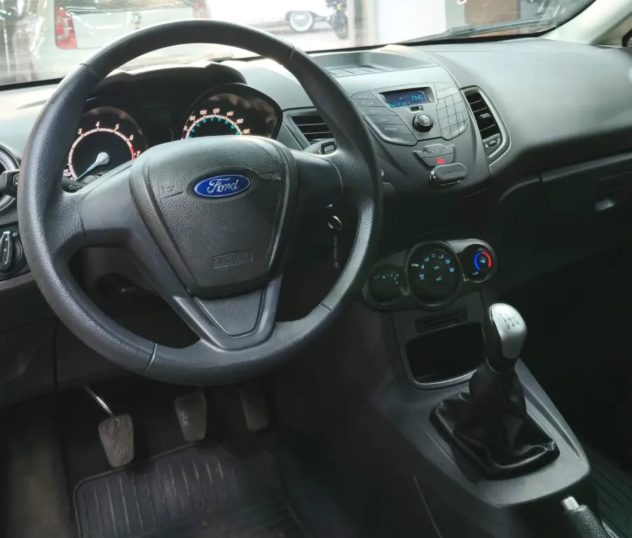 FORD Fiesta Hatch - Foto