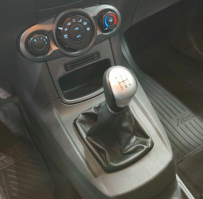 FORD Fiesta Hatch - Foto