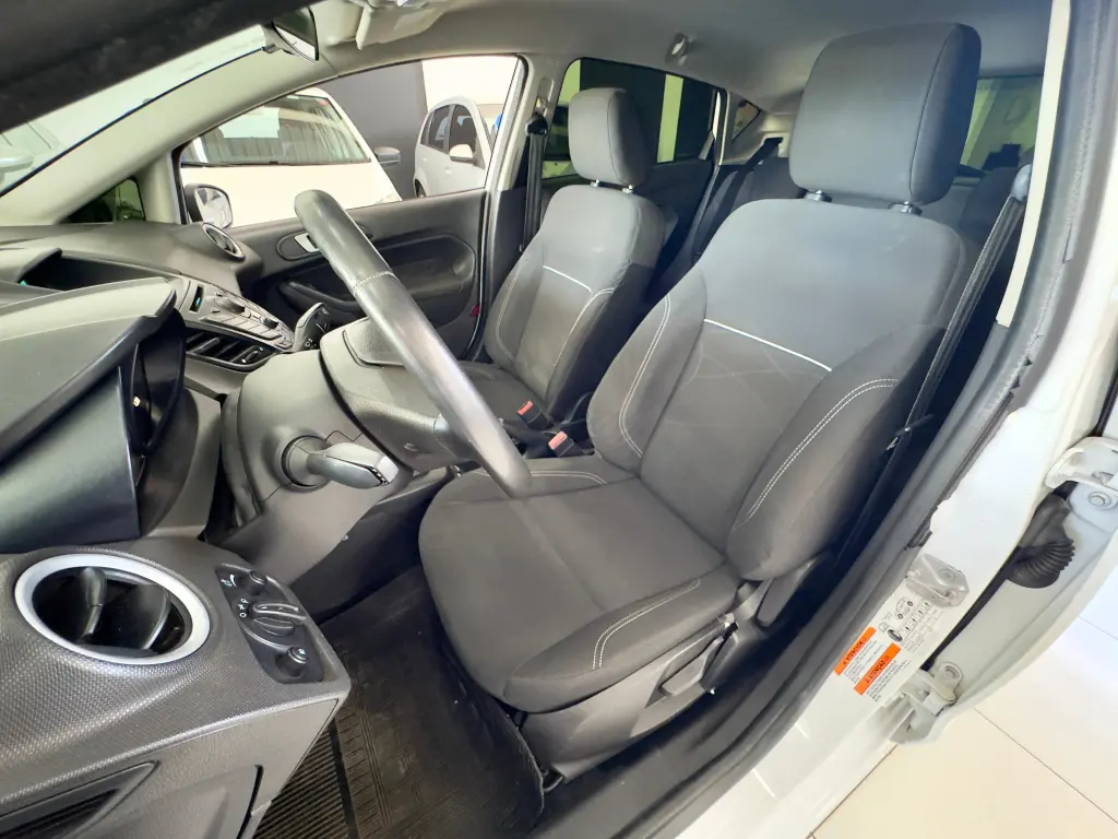 FORD Fiesta Hatch - Foto