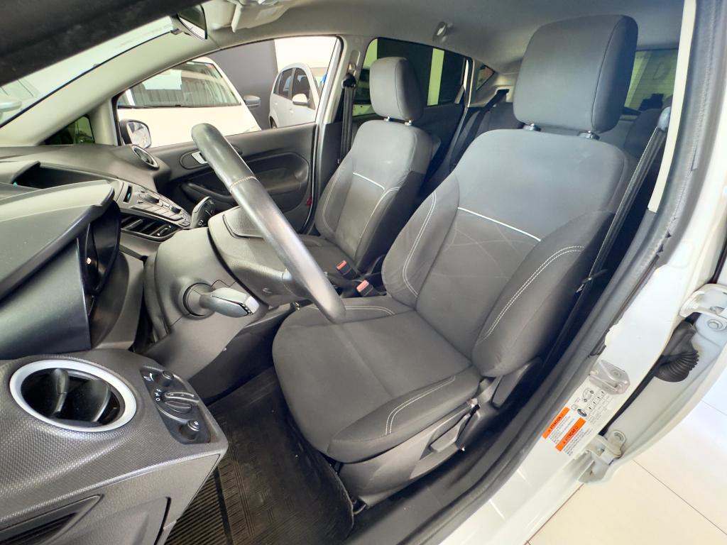 FORD Fiesta Hatch - Foto