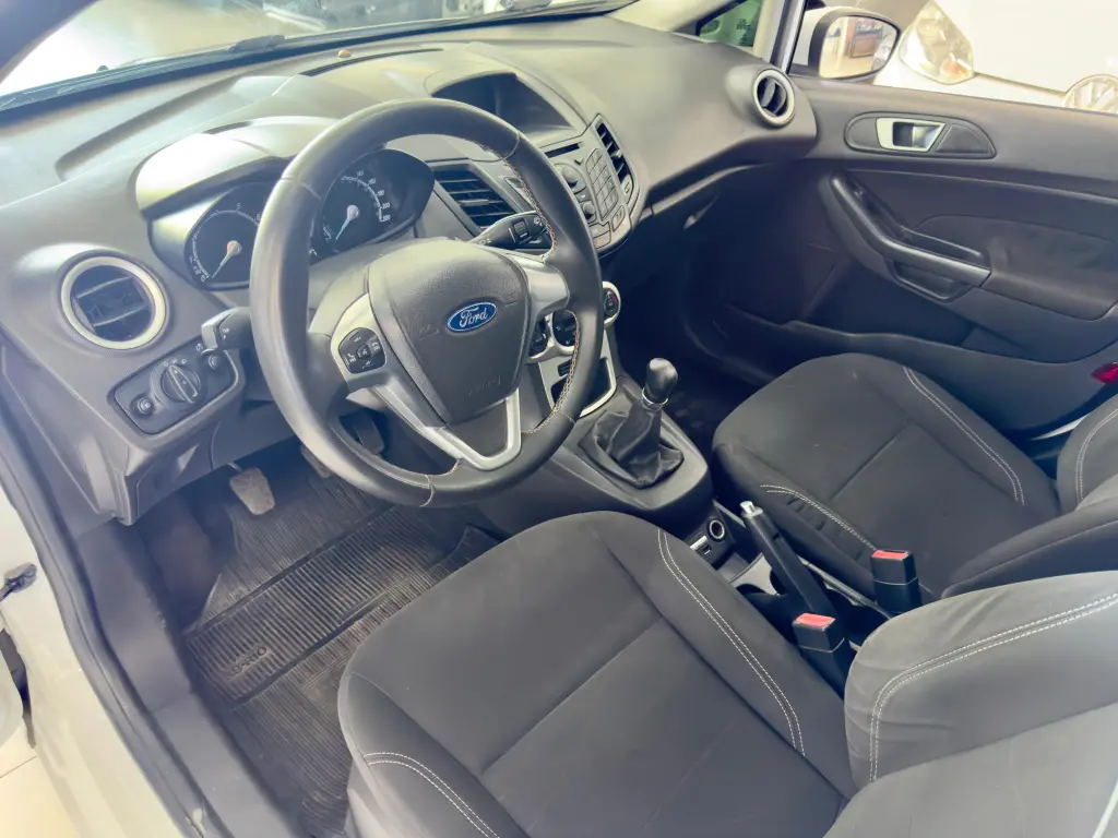 FORD Fiesta Hatch - Foto