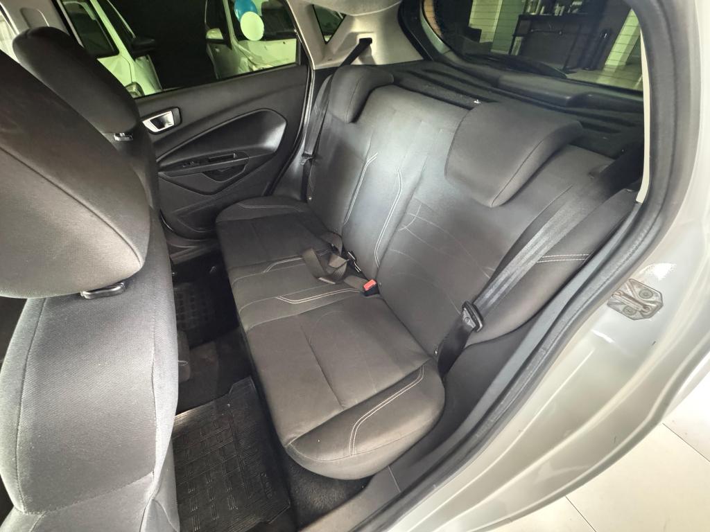 FORD Fiesta Hatch - Foto