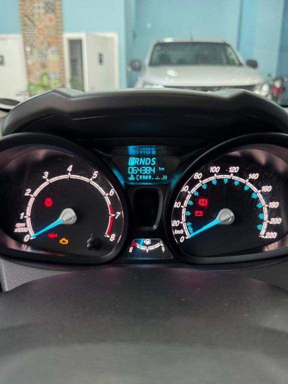 FORD Fiesta Hatch - Foto