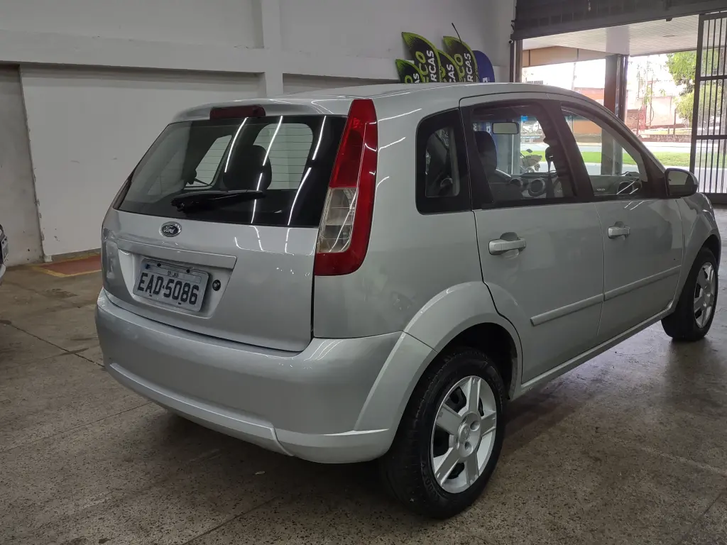 FORD Fiesta Hatch - Foto