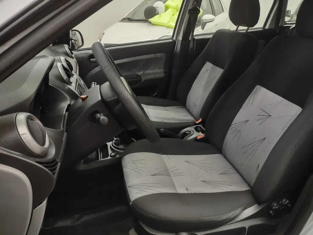 FORD Fiesta Hatch - Foto