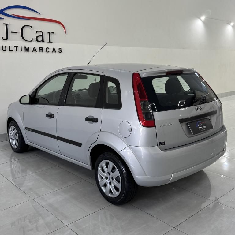 FORD Fiesta Hatch - Foto
