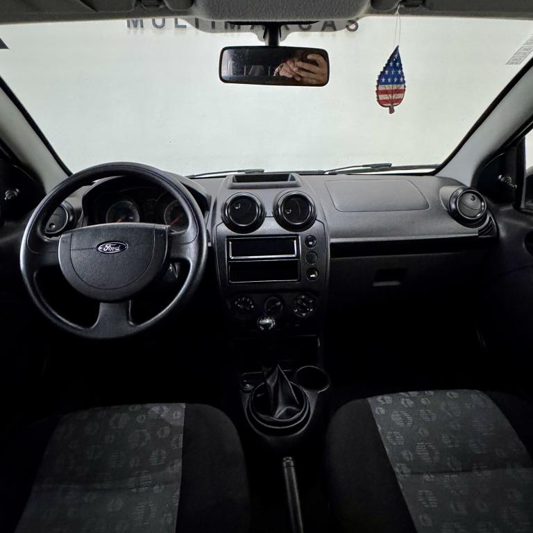 FORD Fiesta Hatch - Foto