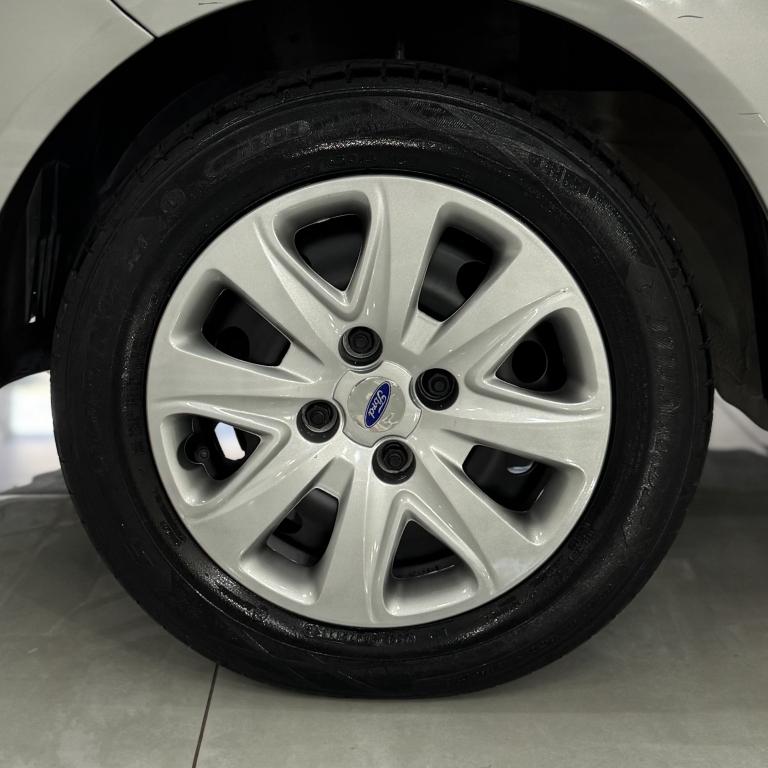 FORD Fiesta Hatch - Foto