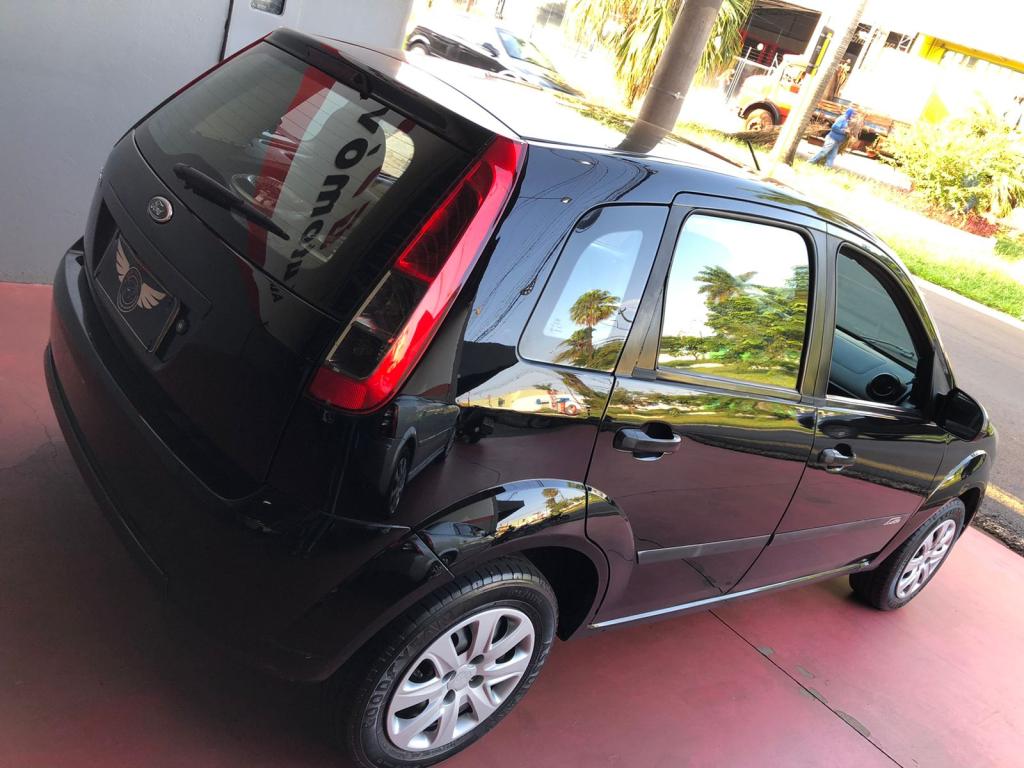 FORD Fiesta Hatch - Foto