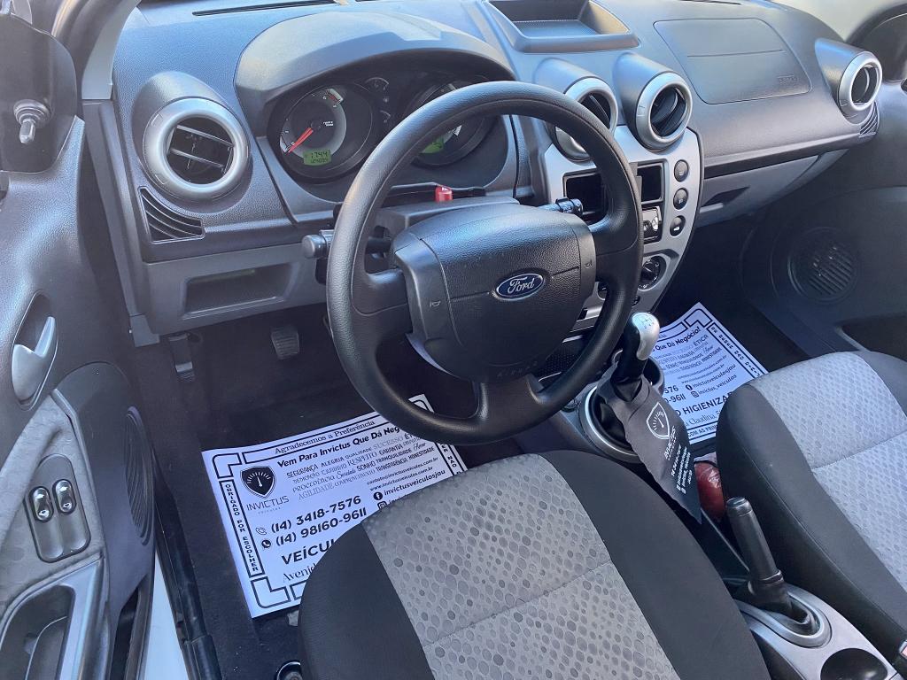 FORD Fiesta Hatch - Foto