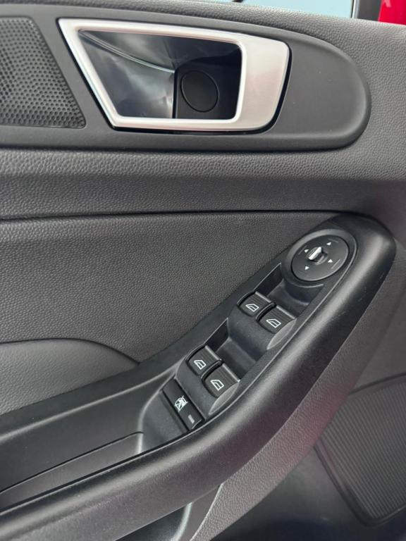 FORD Fiesta Hatch - Foto