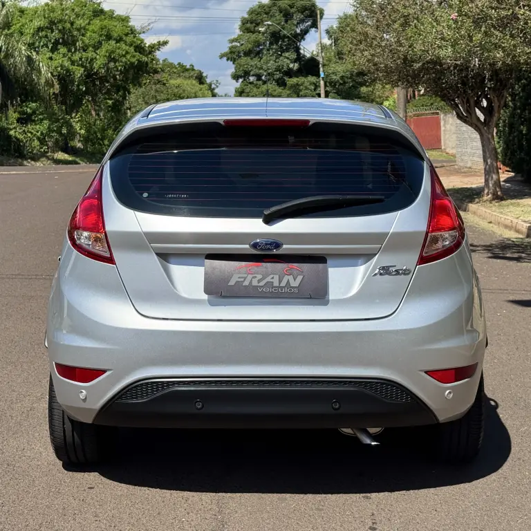 FORD Fiesta Hatch - Foto