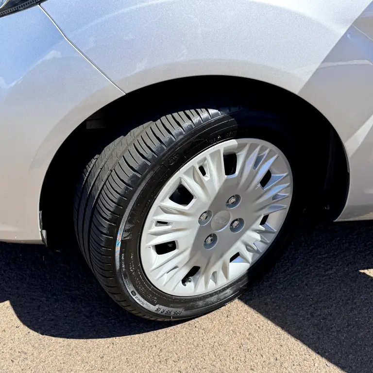 FORD Fiesta Hatch - Foto