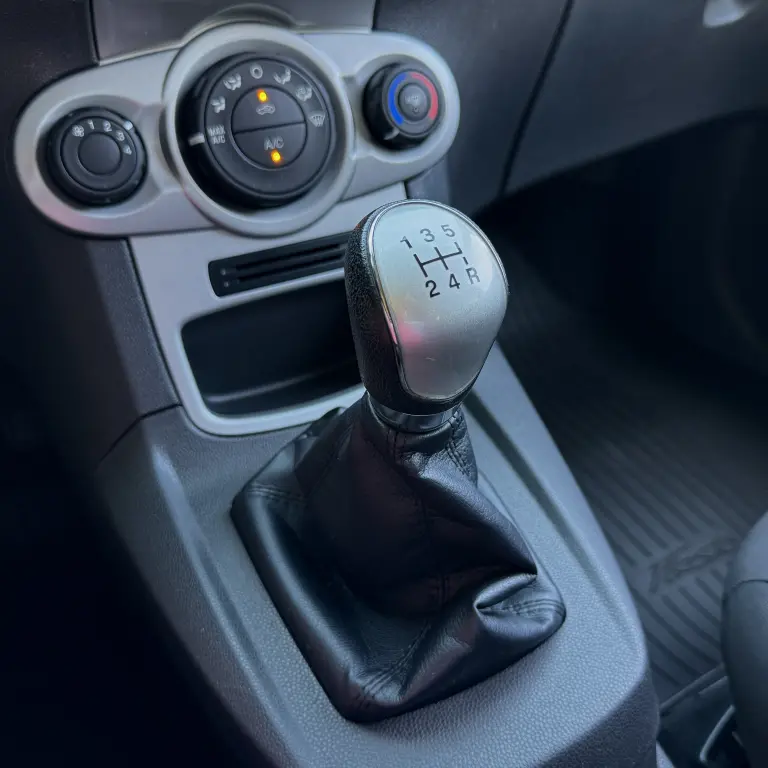 FORD Fiesta Hatch - Foto