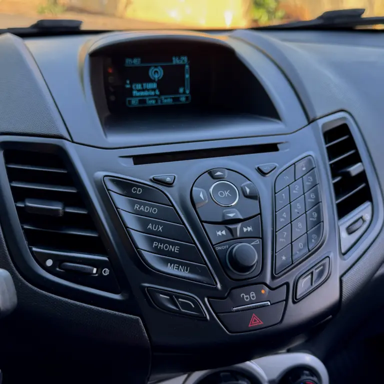 FORD Fiesta Hatch - Foto