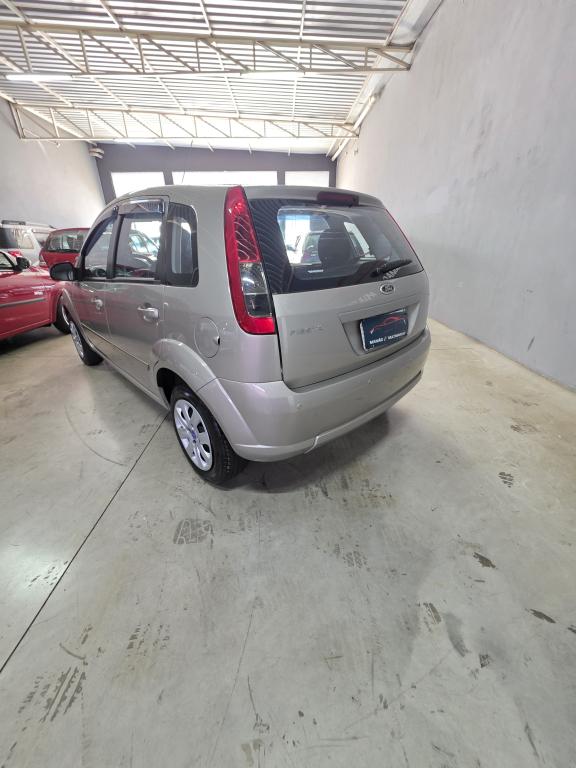 FORD Fiesta Hatch - Foto