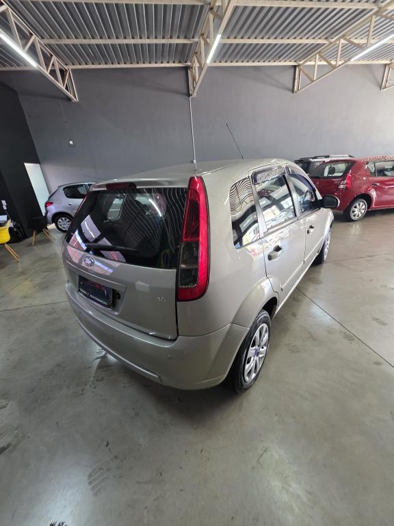 FORD Fiesta Hatch - Foto