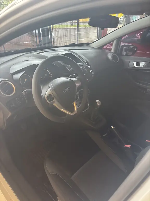 FORD Fiesta Hatch - Foto
