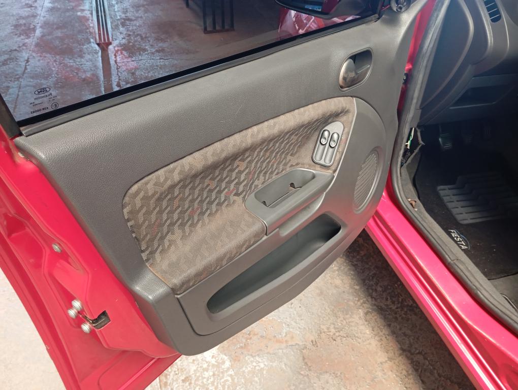 FORD Fiesta Hatch - Foto