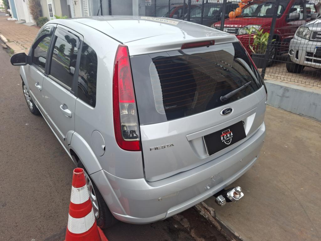 FORD Fiesta Hatch - Foto