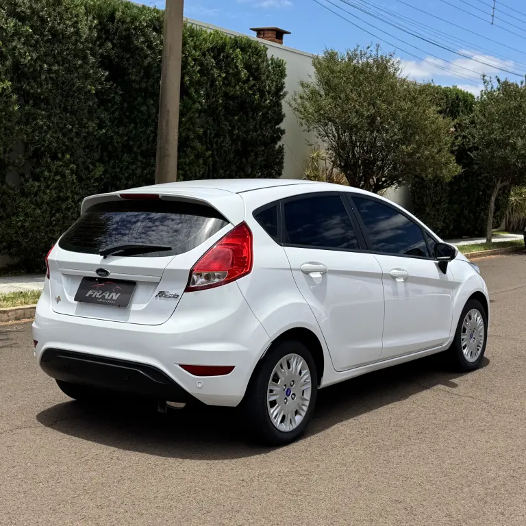 FORD Fiesta Hatch - Foto