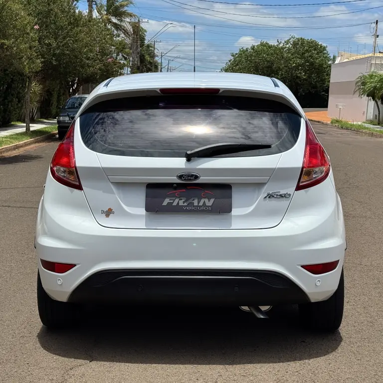 FORD Fiesta Hatch - Foto