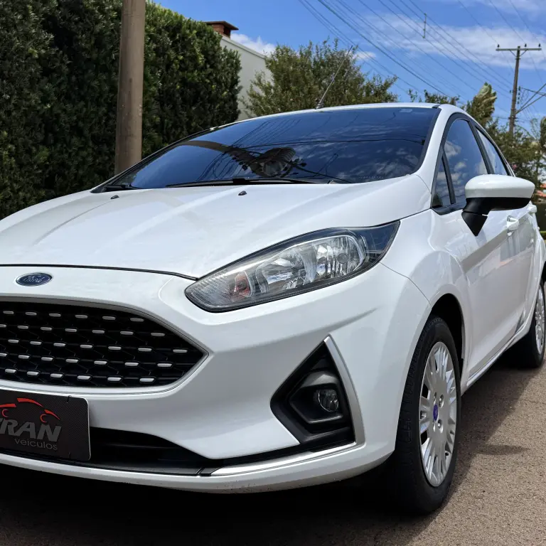 FORD Fiesta Hatch - Foto