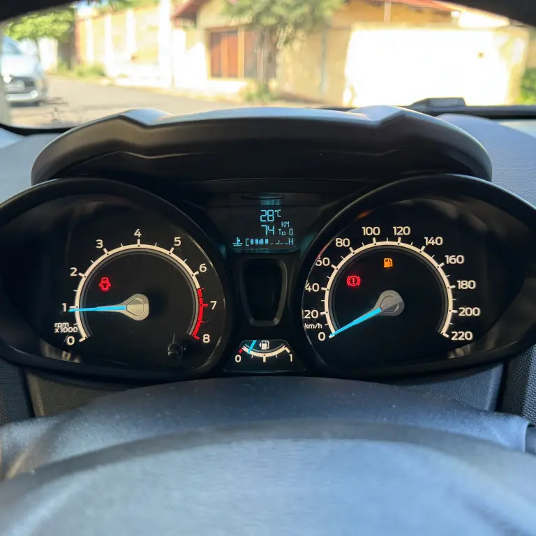 FORD Fiesta Hatch - Foto