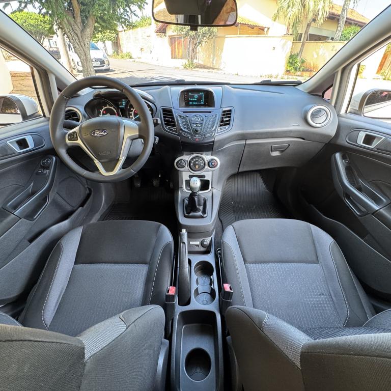 FORD Fiesta Hatch - Foto