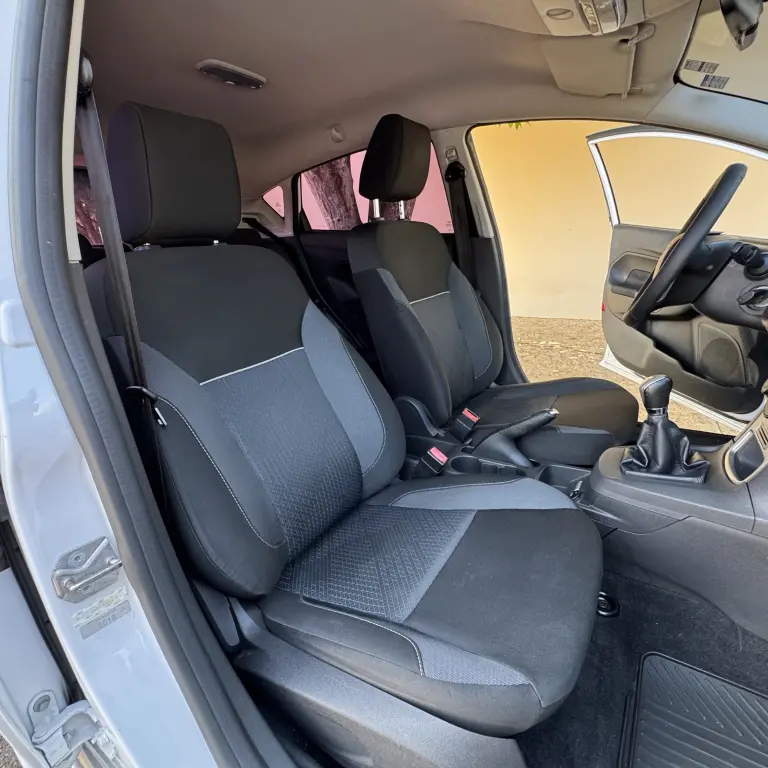 FORD Fiesta Hatch - Foto