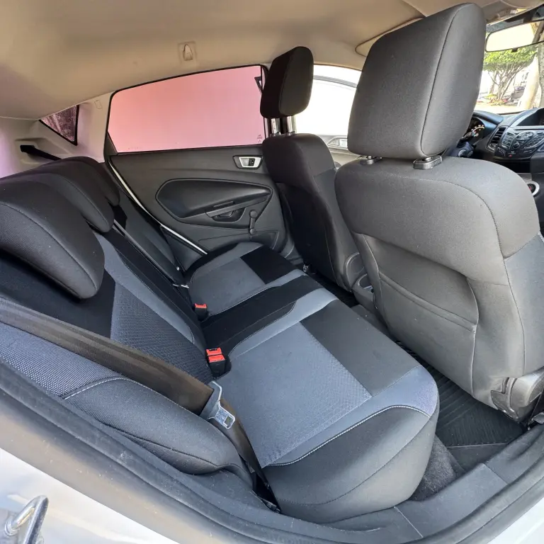 FORD Fiesta Hatch - Foto