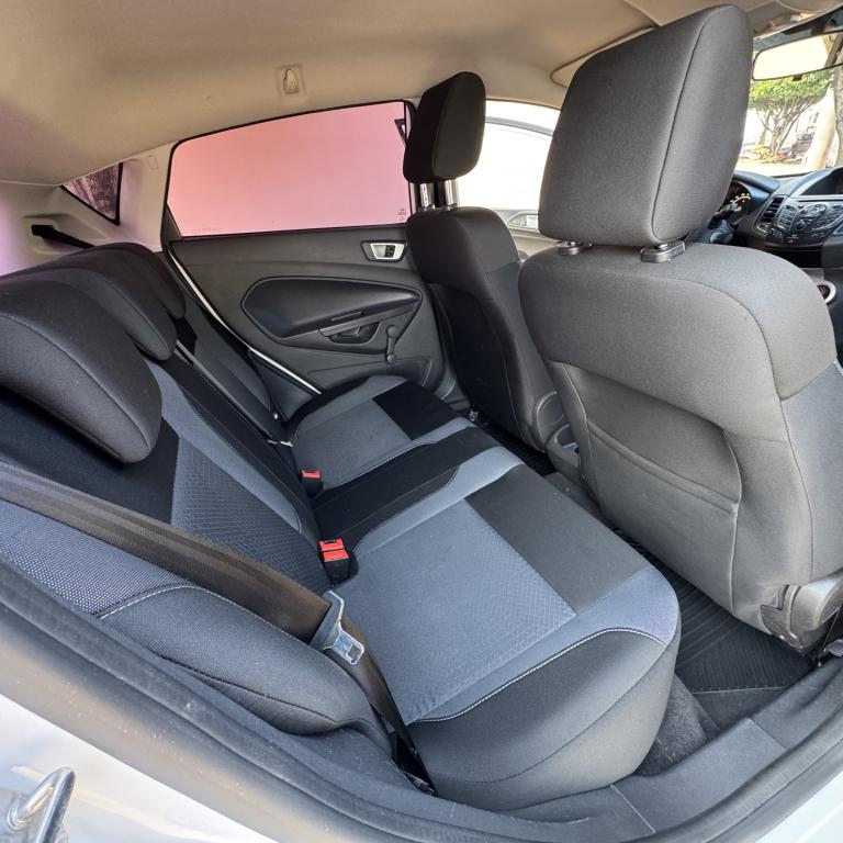 FORD Fiesta Hatch - Foto