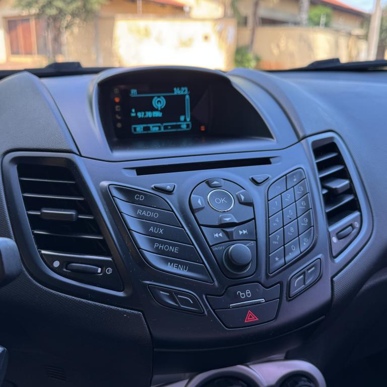 FORD Fiesta Hatch - Foto