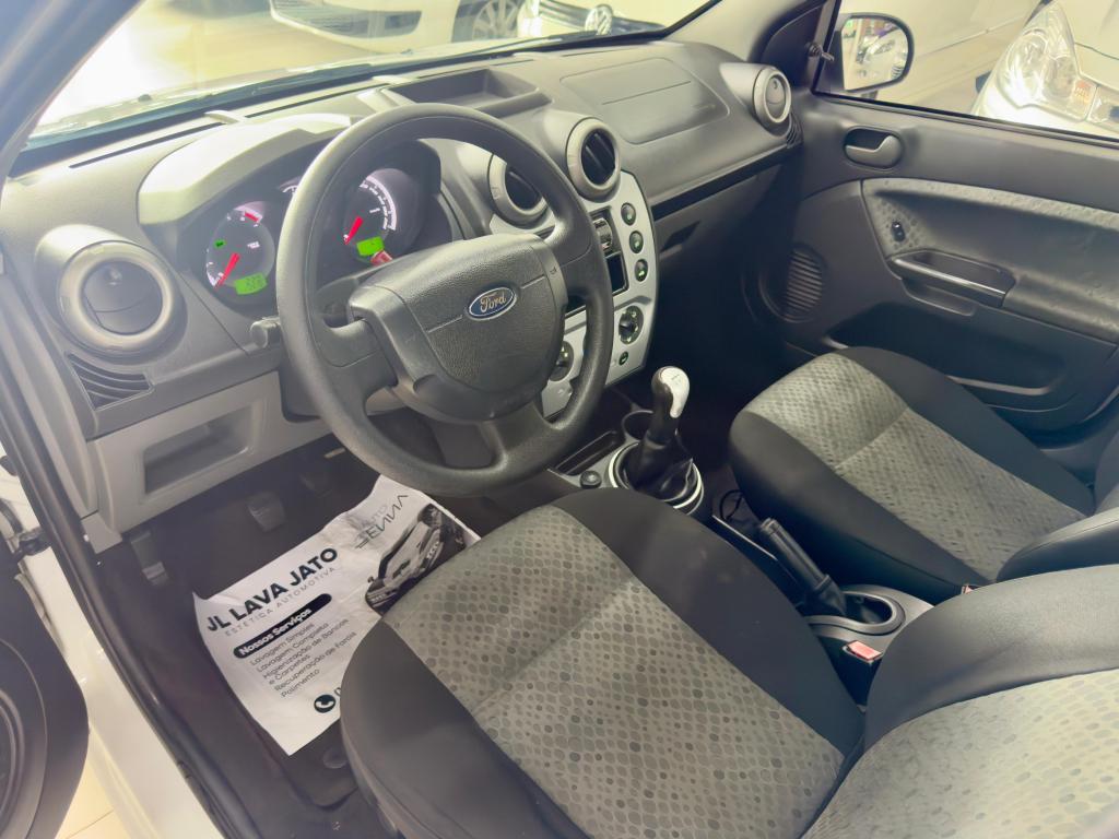 FORD Fiesta Hatch - Foto