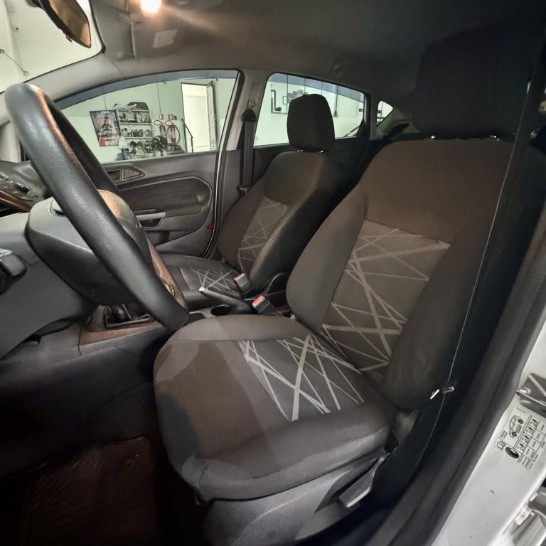 FORD Fiesta Hatch - Foto