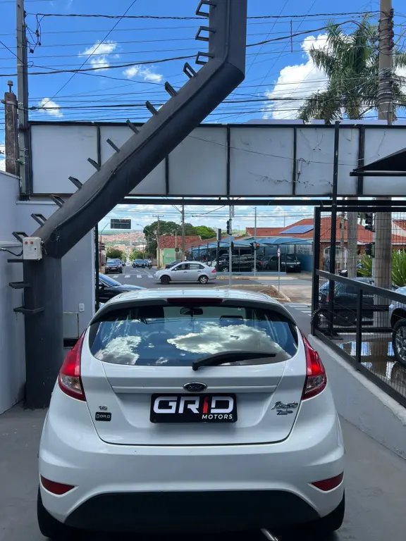 FORD Fiesta Hatch - Foto