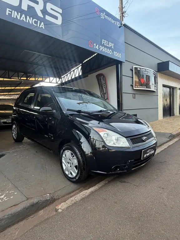 FORD Fiesta Hatch - Foto