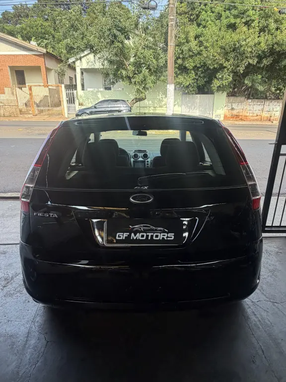 FORD Fiesta Hatch - Foto