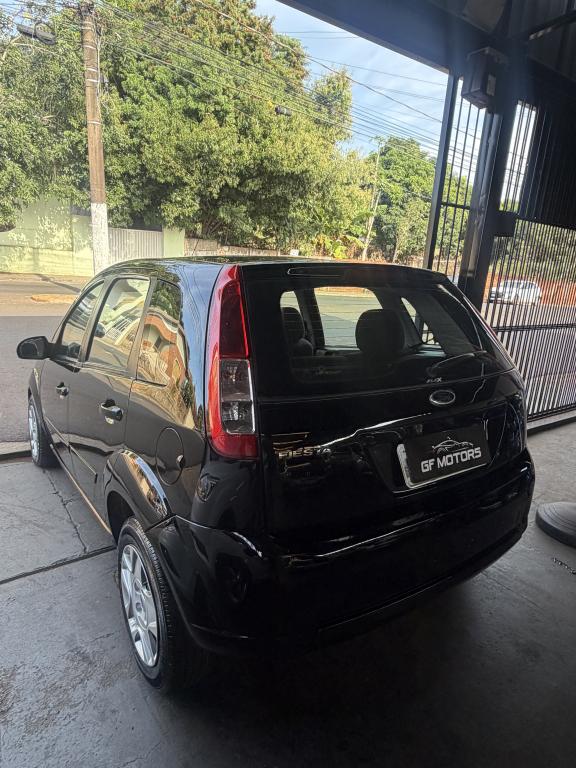 FORD Fiesta Hatch - Foto