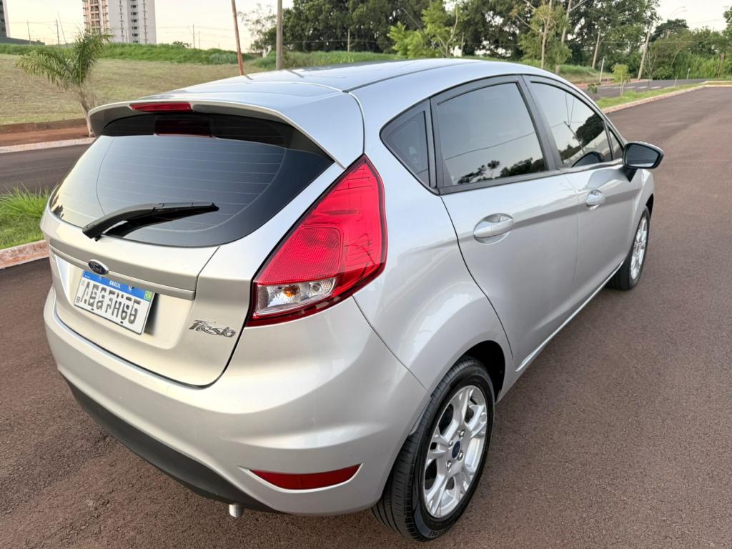 FORD Fiesta Hatch - Foto