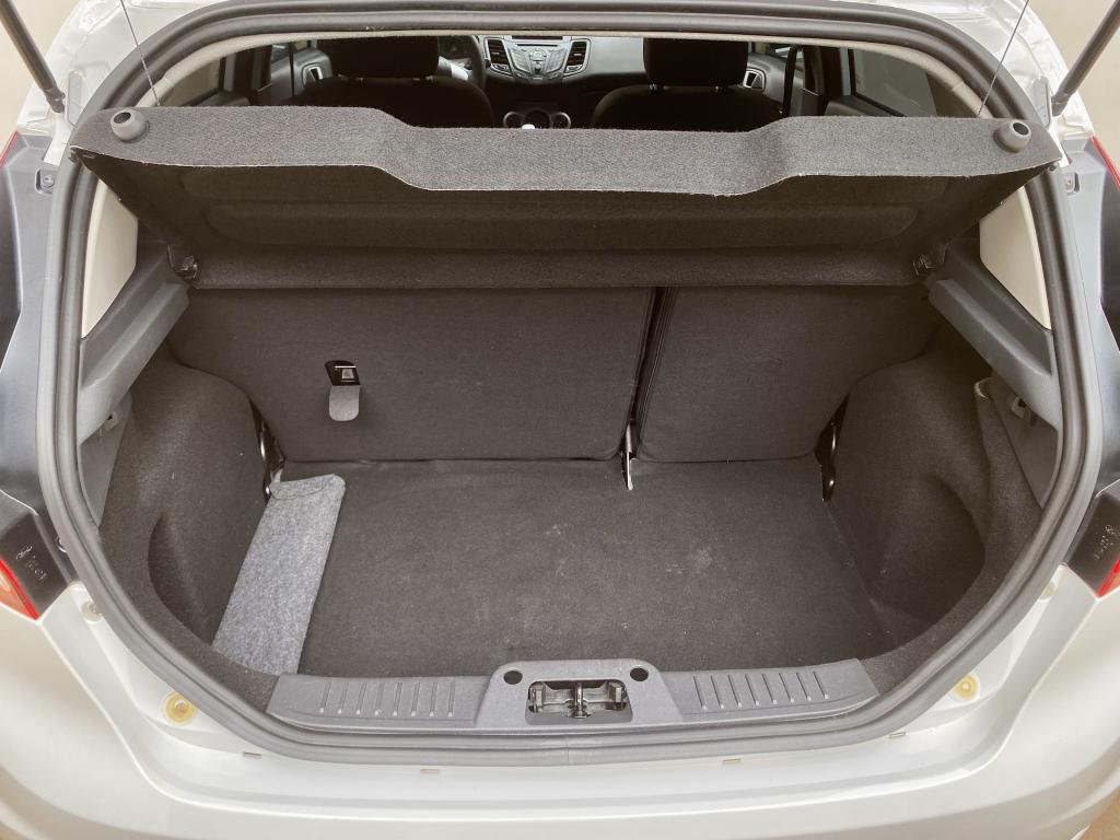 FORD Fiesta Hatch - Foto