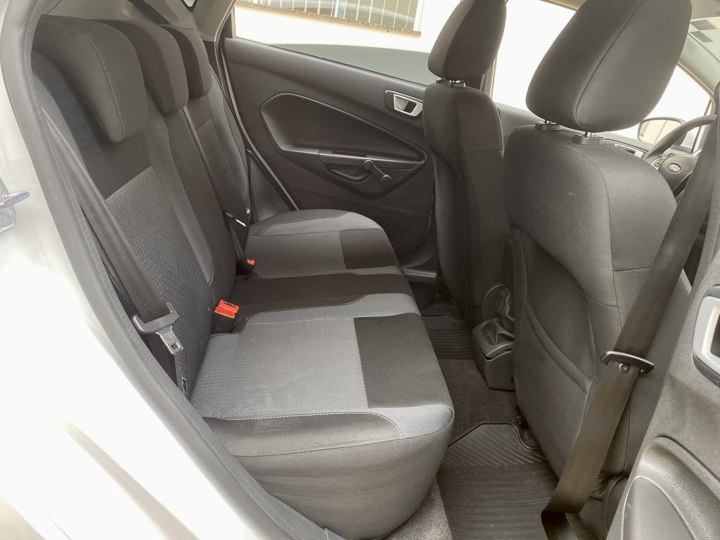 FORD Fiesta Hatch - Foto