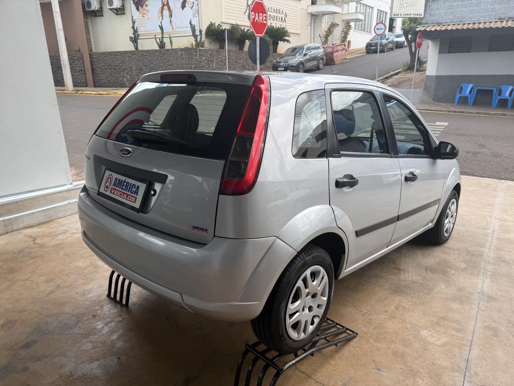 FORD Fiesta Hatch - Foto