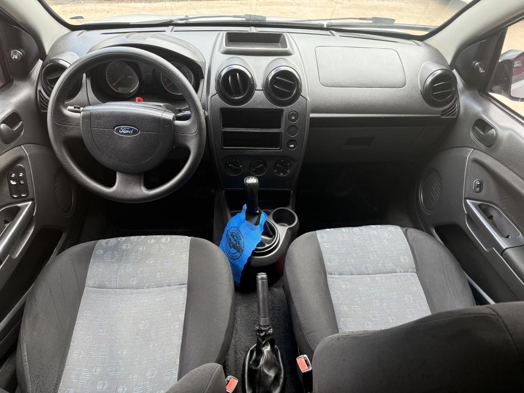 FORD Fiesta Hatch - Foto