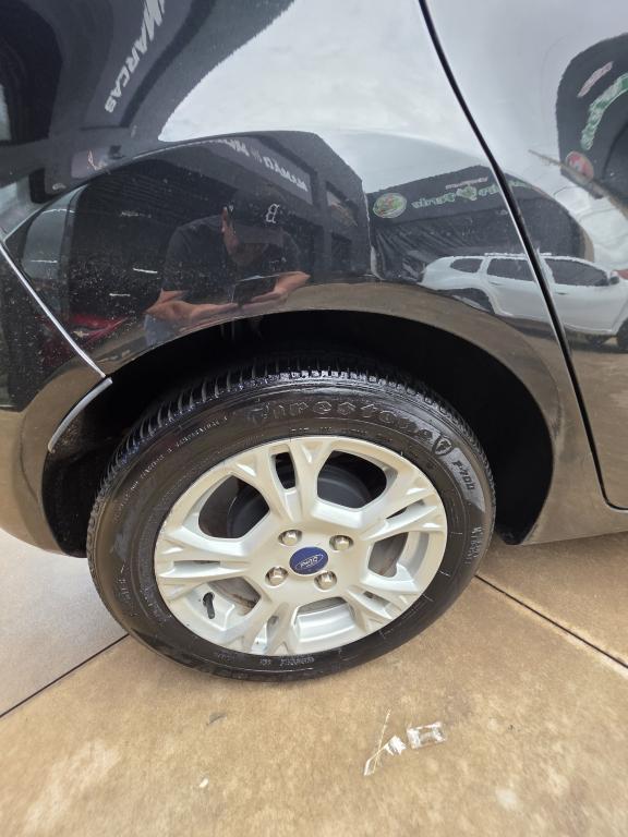 FORD Fiesta Hatch - Foto