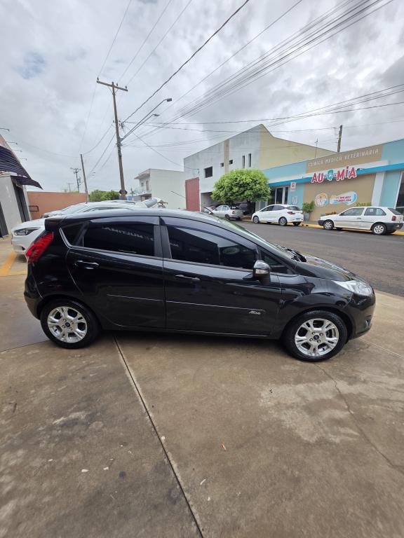 FORD Fiesta Hatch - Foto